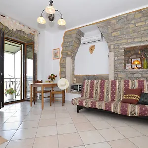 https://bella-vista-apartments-motovun.in-istria.net