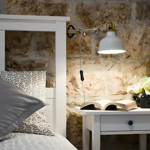 https://apartment-fabijanko-oldtown.hotels-in-trogir.com